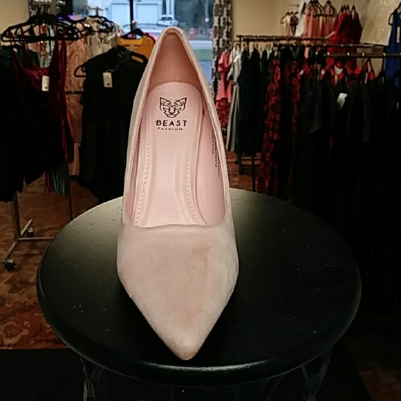 Stiletto Heel - Picture 2 of 3